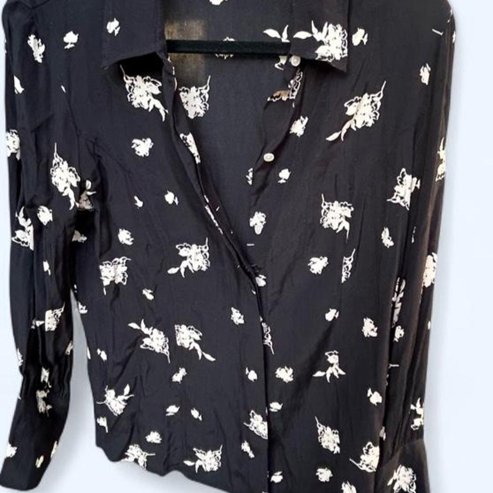 Silky 100% viscose monochrome blouse from Something Navy 🖤